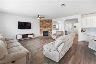 282 Crimson Ln, Kyle, TX 78640 - Photo 3