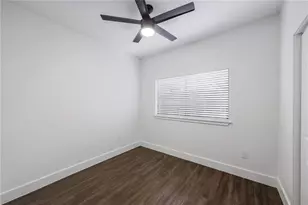 908 Poplar St, Austin, TX 78705 - Photo 15