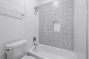 908 Poplar St, Austin, TX 78705 - Photo 11