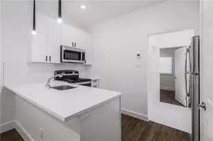 908 Poplar St, Austin, TX 78705 - Photo 1