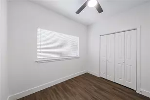 908 Poplar St, Austin, TX 78705 - Photo 13