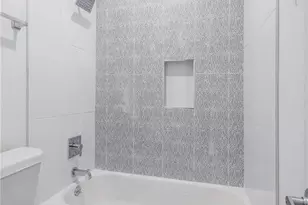 908 Poplar St, Austin, TX 78705 - Photo 13