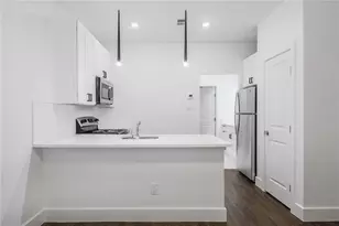 908 Poplar St, Austin, TX 78705 - Photo 3