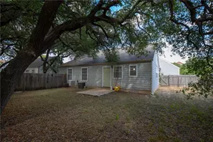 8807 Pineridge Dr, Austin, TX 78729 - Photo 3