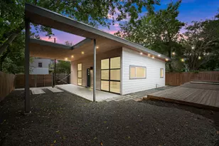 2103 E 14th St, Austin, TX 78702 - Photo 9