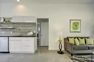 2103 E 14th St, Austin, TX 78702 - Photo 5
