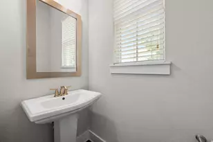 915 Banyon St, Austin, TX 78757 - Photo 15