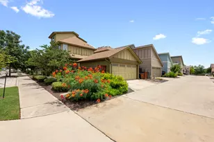 915 Banyon St, Austin, TX 78757 - Photo 29