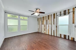 1619 J J Seabrook Dr, Austin, TX 78721 - Photo 9