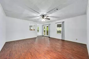 1619 J J Seabrook Dr, Austin, TX 78721 - Photo 3