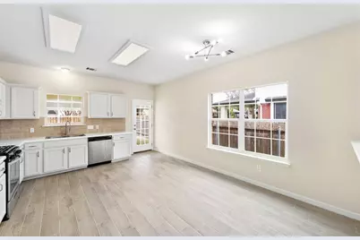 1512 Jackie Robinson Place, Round Rock, TX 78665 - Photo 11