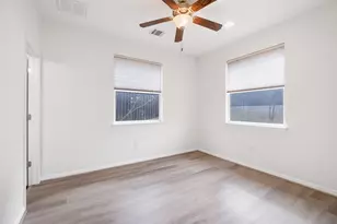 6404 Carson Rdg, Austin, TX 78741 - Photo 15
