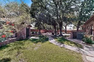 116 Roble Roja Dr, Georgetown, TX 78633 - Photo 35