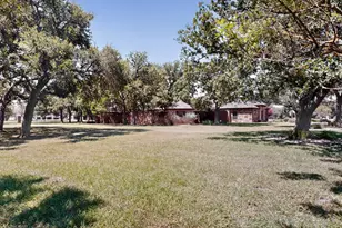 116 Roble Roja Dr, Georgetown, TX 78633 - Photo 37