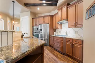 916 Easton Dr, San Marcos, TX 78666 - Photo 9