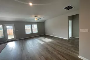 404 Grasslands Trl, Hutto, TX 78634 - Photo 11