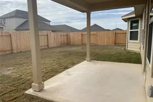 404 Grasslands Trl, Hutto, TX 78634 - Photo 27