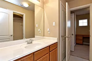 303 Hensley Dr, Austin, TX 78738 - Photo 21