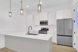 7208 Providence Ave, Austin, TX 78752 - Photo 3