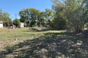 502 S Alamo St, Bartlett, TX 76511 - Photo 1