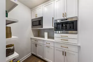 402 Island Dr, Horseshoe Bay, TX 78657 - Photo 11