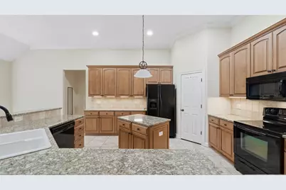 905 Mountain Drive, San Marcos, TX 78666 - Photo 15