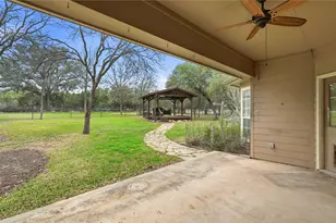 905 Mountain Dr, San Marcos, TX 78666 - Photo 35