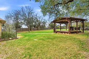 905 Mountain Dr, San Marcos, TX 78666 - Photo 33