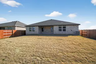 289 Rivers Edge Dr, Georgetown, TX 78628 - Photo 15