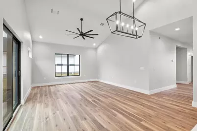 203 N Avenue J, Johnson City, TX 78636 - Photo 9