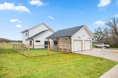 203 N Avenue J, Johnson City, TX 78636 - Photo 3