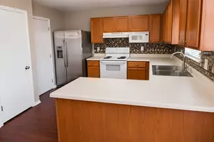 121 Wegstrom St, Hutto, TX 78634 - Photo 7