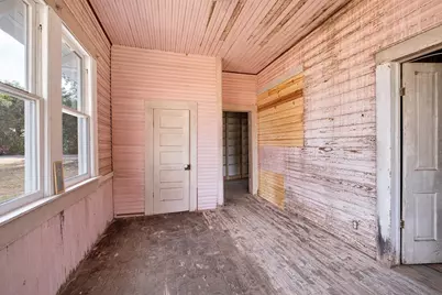 304 Washington Street, Smithville, TX 78957 - Photo 27