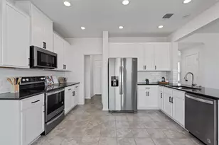 204 Benmyrtle Trl, Georgetown, TX 78626 - Photo 15