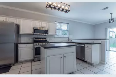 208 Settlers Valley Drive, Pflugerville, TX 78660 - Photo 3