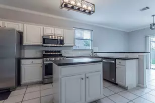 208 Settlers Valley Dr, Pflugerville, TX 78660 - Photo 3