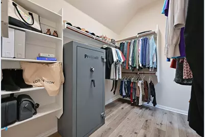 546 Hot Springs Valley, Buda, TX 78610 - Photo 17