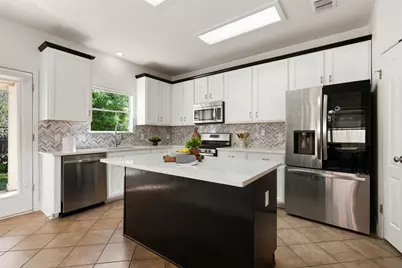 8624 Barrow Glen Loop, Austin, TX 78749 - Photo 15