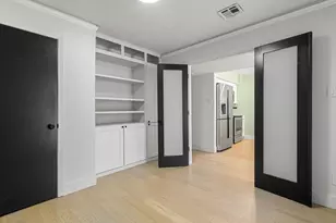 909 Reinli St, Austin, TX 78751 - Photo 13