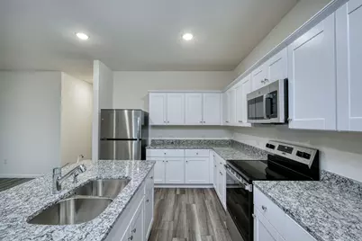 332 Sieders Street, Taylor, TX 76574 - Photo 3