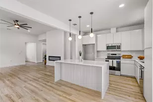 137 E Pauwela Ln, Bastrop, TX 78602 - Photo 3