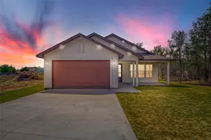 137 E Pauwela Ln, Bastrop, TX 78602 - Photo 1