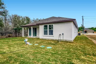 137 E Pauwela Ln, Bastrop, TX 78602 - Photo 25