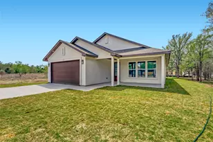 137 E Pauwela Ln, Bastrop, TX 78602 - Photo 7