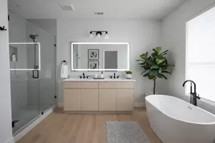 137 E Pauwela Ln, Bastrop, TX 78602 - Photo 11