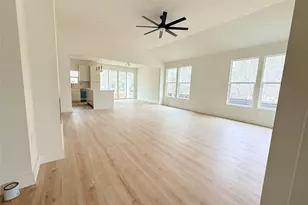 137 E Pauwela Ln, Bastrop, TX 78602 - Photo 11