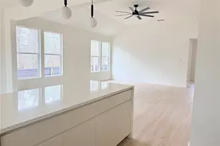 137 E Pauwela Ln, Bastrop, TX 78602 - Photo 19