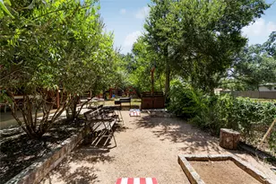 315 Hays St, Dripping Springs, TX 78620 - Photo 39