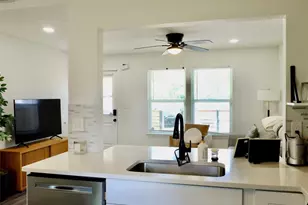 1401 Marcus Pl, Austin, TX 78721 - Photo 17