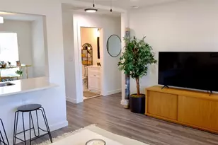 1401 Marcus Pl, Austin, TX 78721 - Photo 9